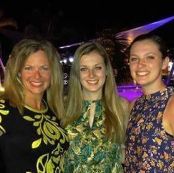 Meet your Posher, Beth - Picture 1 of 1